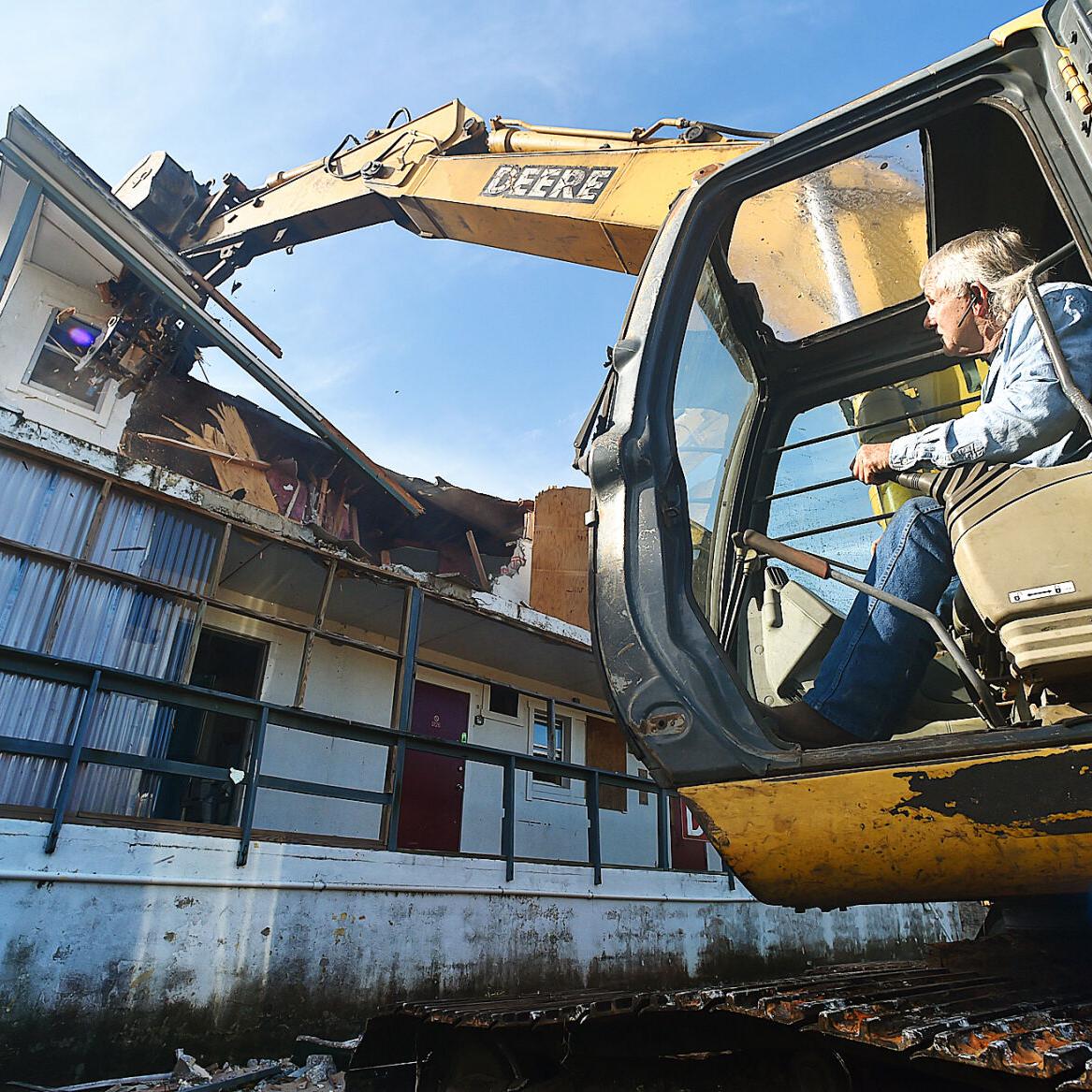 Port demolish dominant